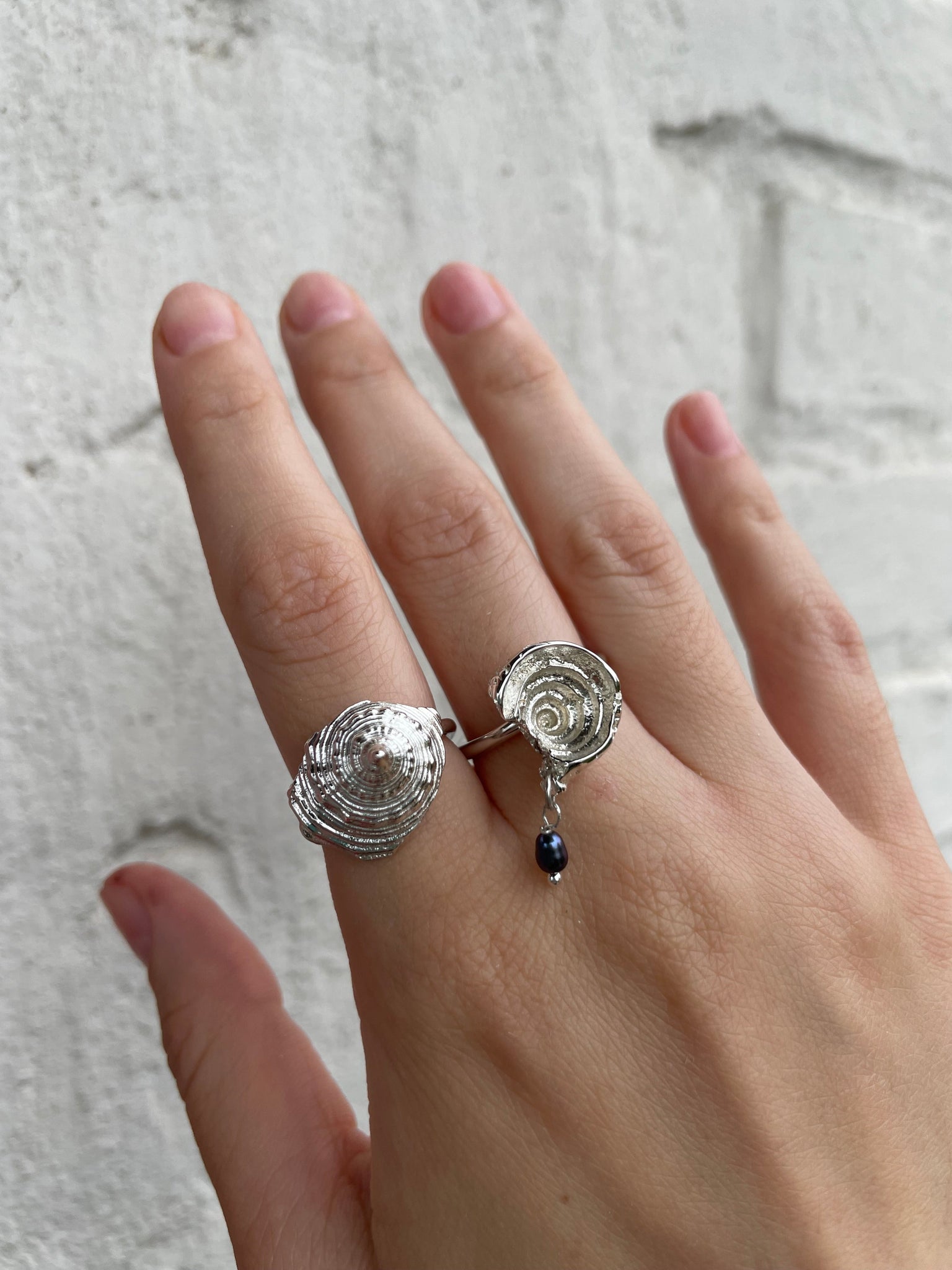 Каблучка «Flavian» з міні перлиною Medvid jewelry