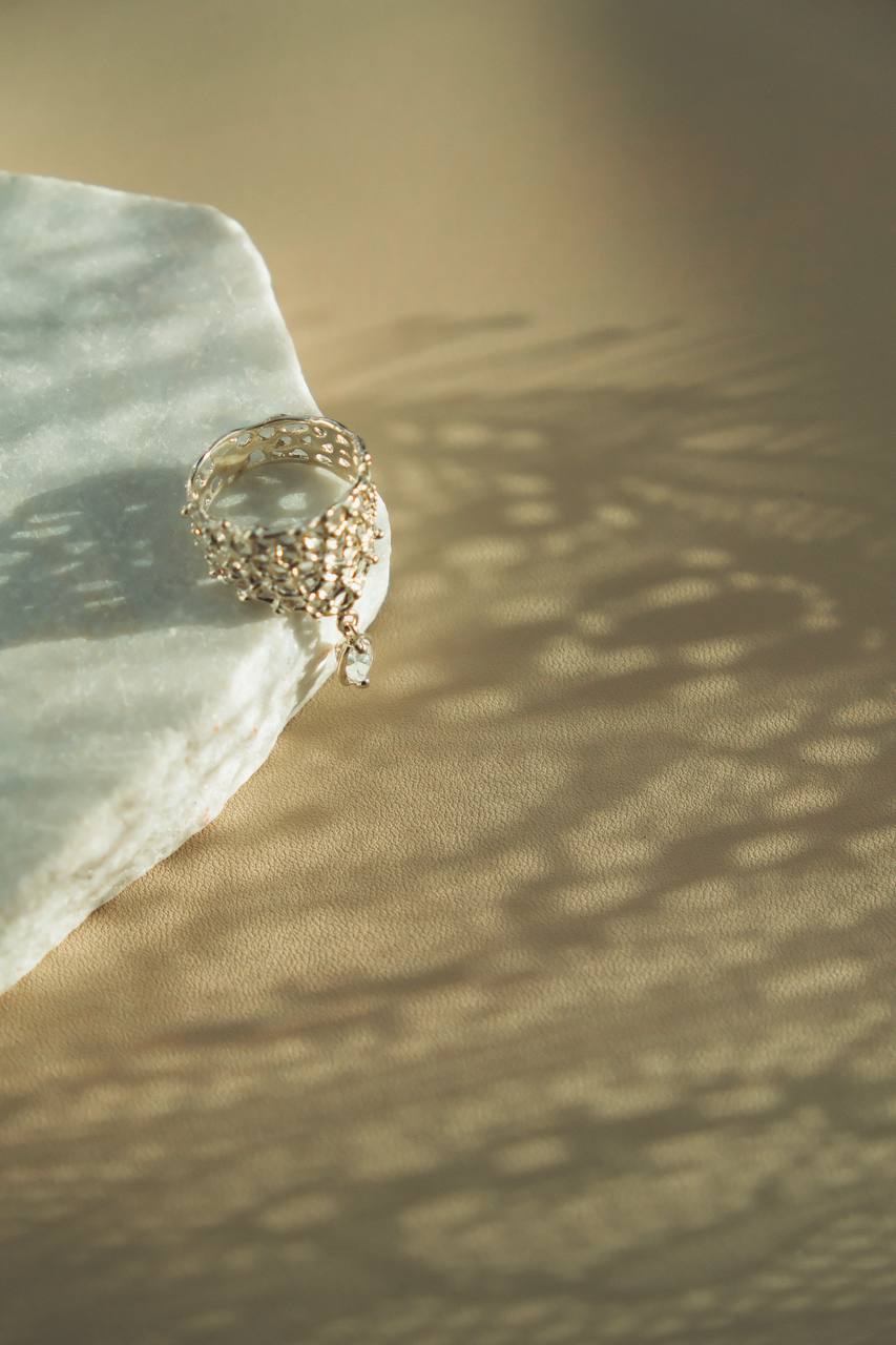 Каблучка «Мереживо» з блакитним топазом VEDEKHINAK.jewelry