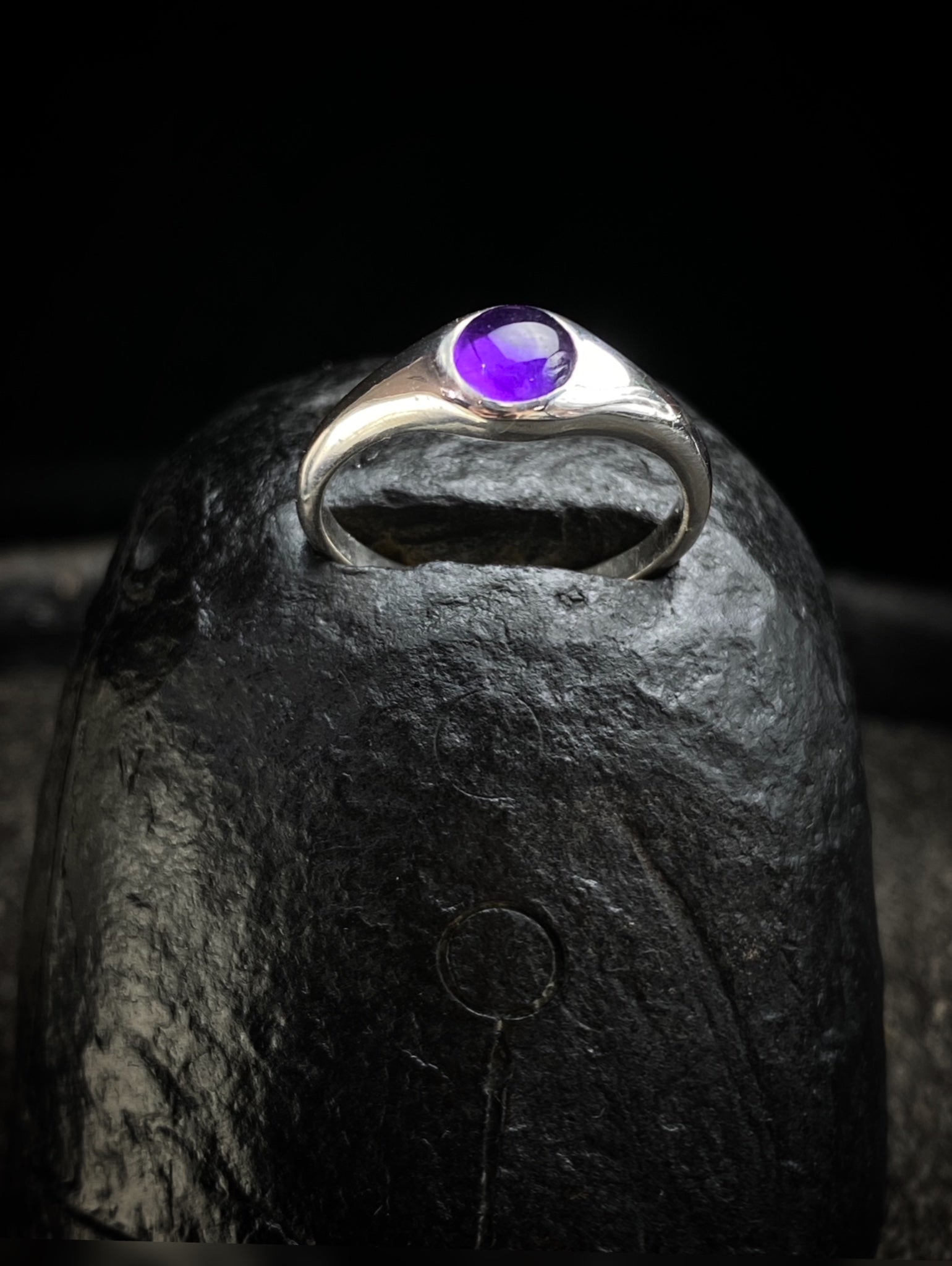 Перстень окоподібний з аметистом 6 мм KAI Jewelry
