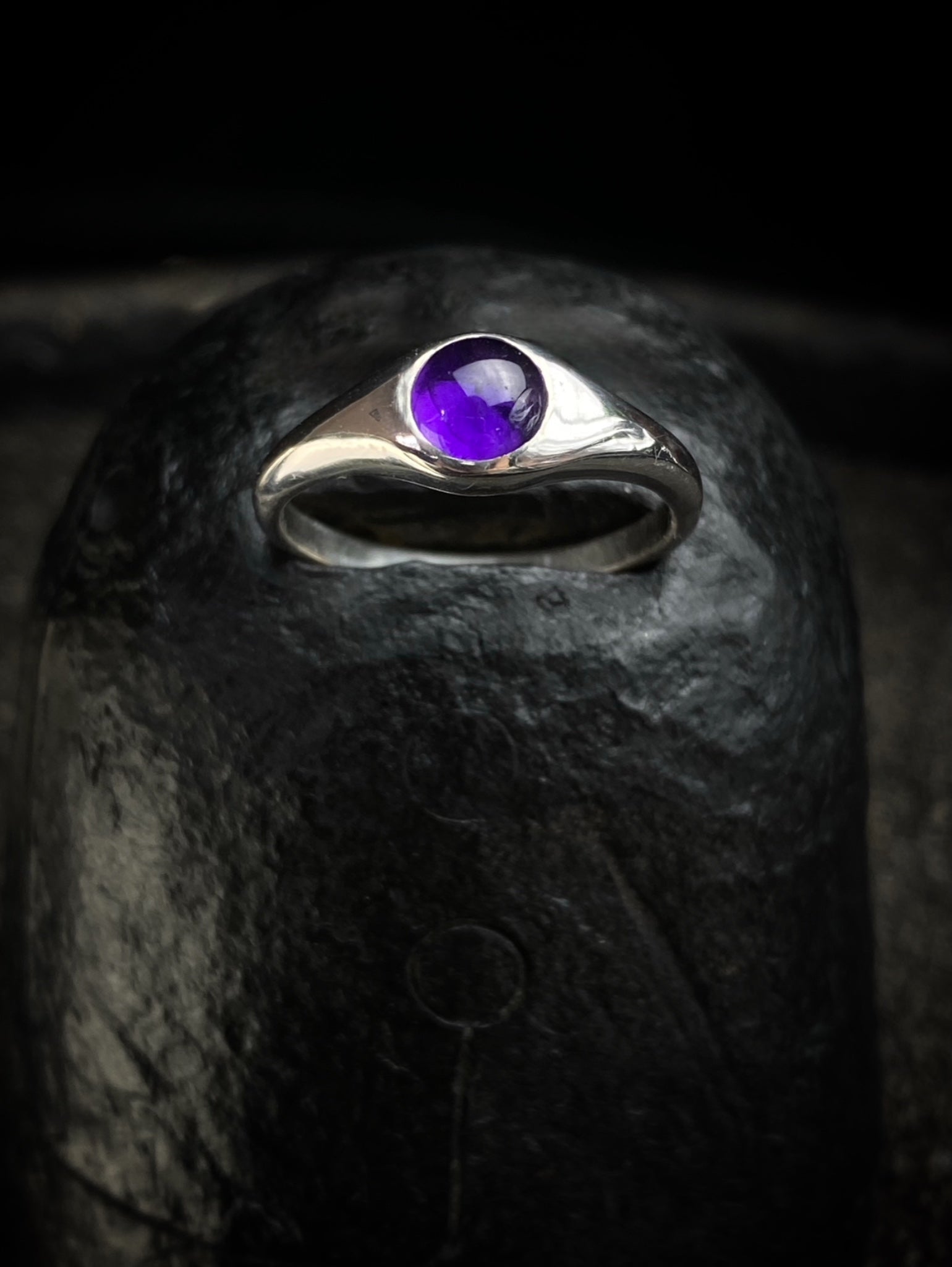 Перстень окоподібний з аметистом 6 мм KAI Jewelry
