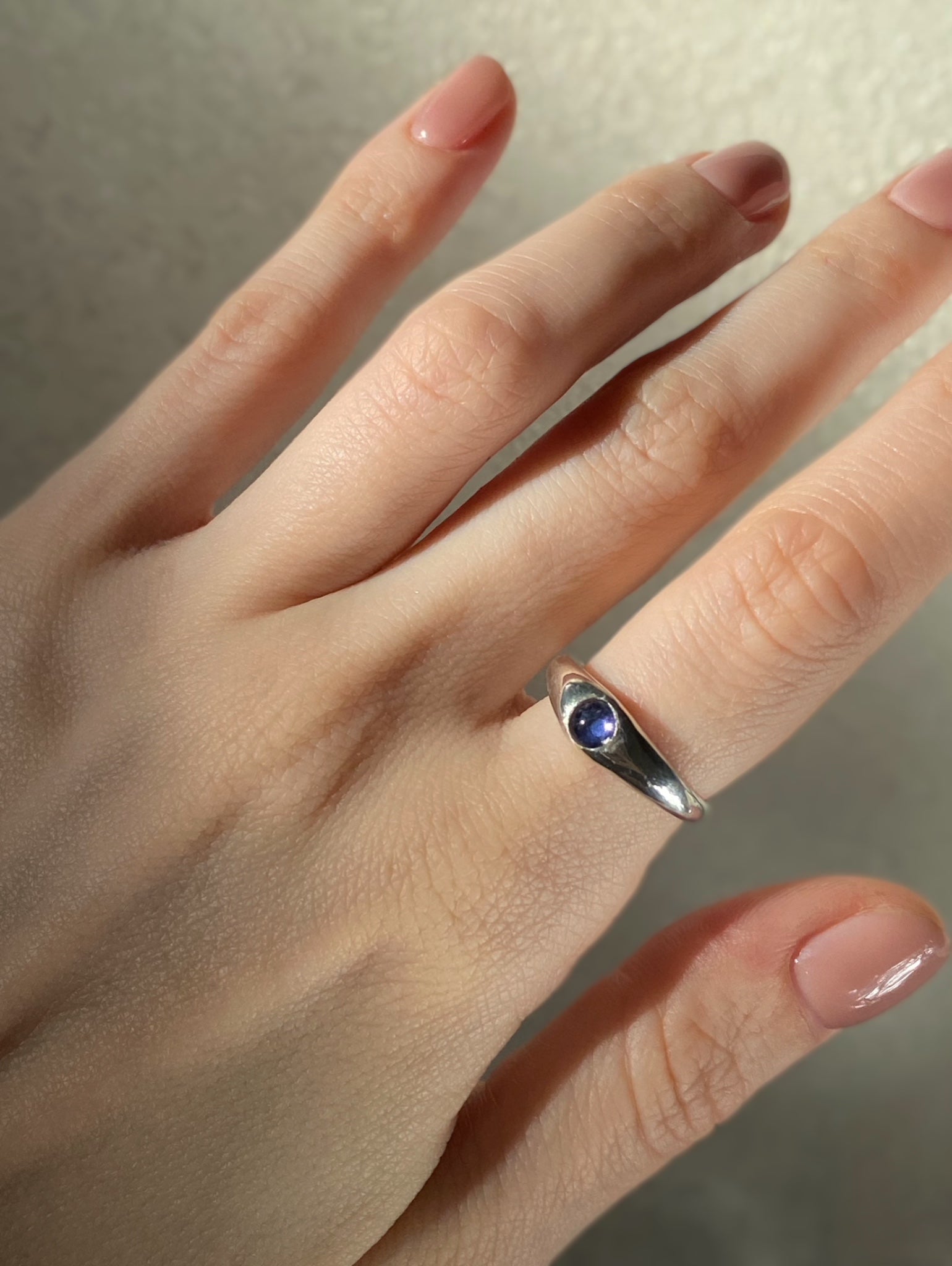 Перстень окоподібний з іолітом 5 мм KAI Jewelry