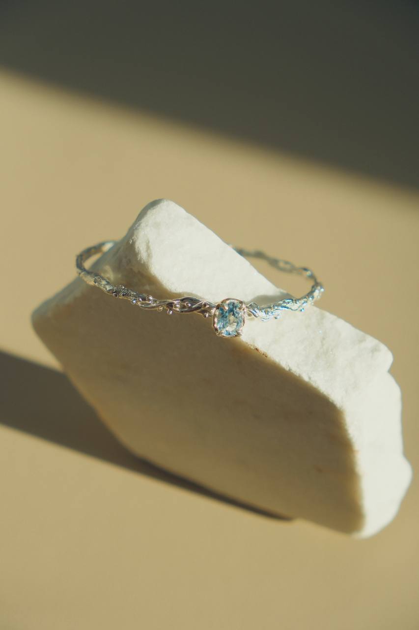 Браслет з блакитним топазом VEDEKHINAK.jewelry