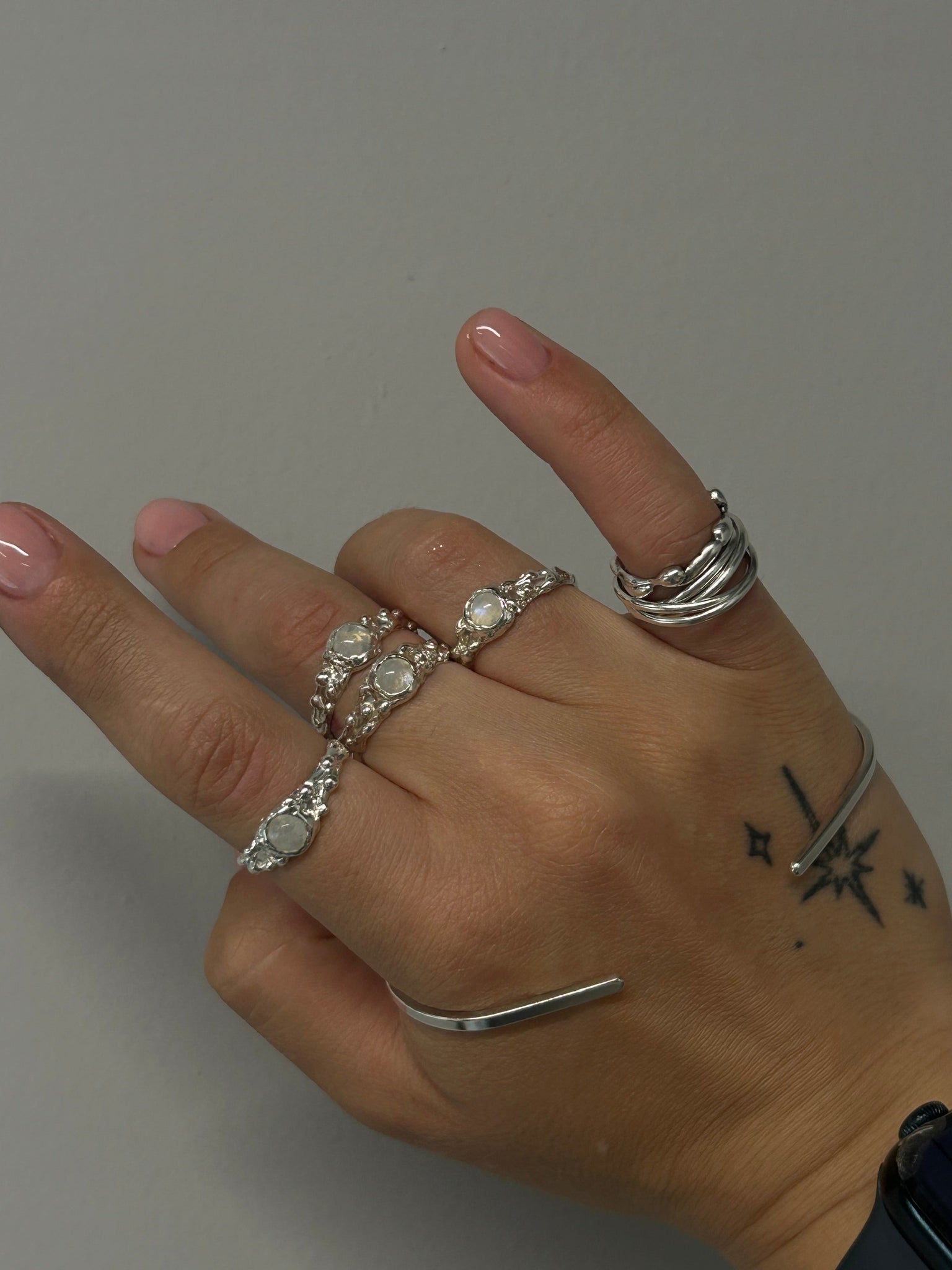 Каблучка вируюча з місячним каменем VEDEKHINAK.jewelry
