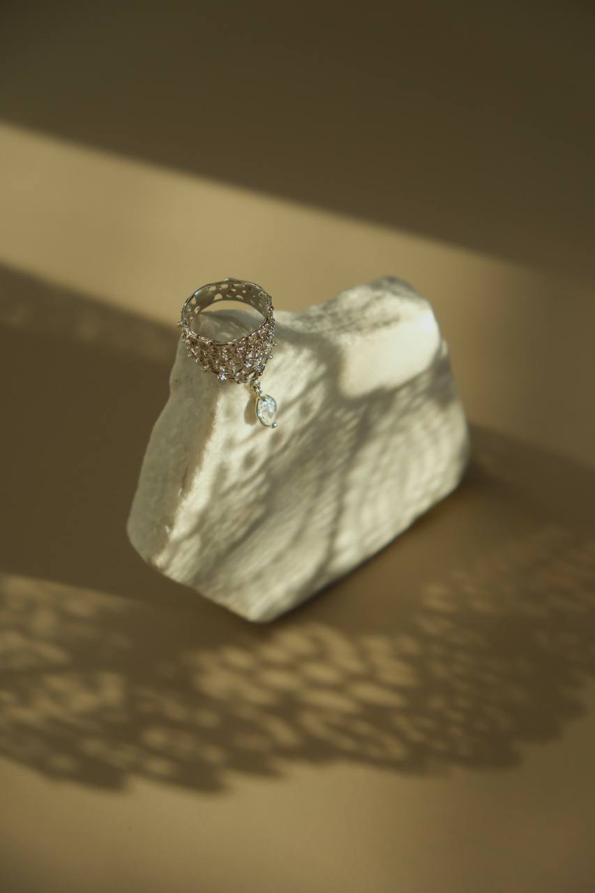 Каблучка «Мереживо» з блакитним топазом VEDEKHINAK.jewelry
