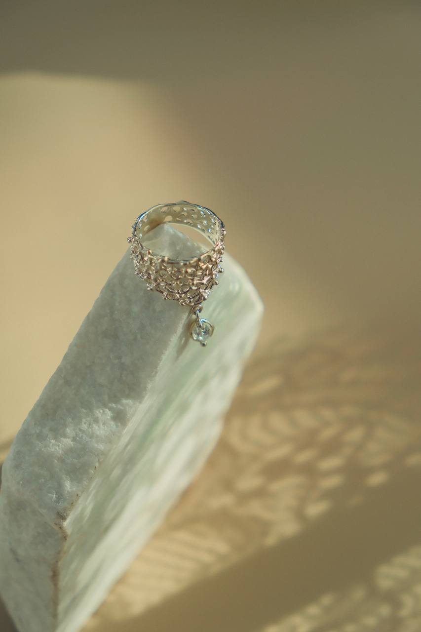 Каблучка «Мереживо» з блакитним топазом VEDEKHINAK.jewelry
