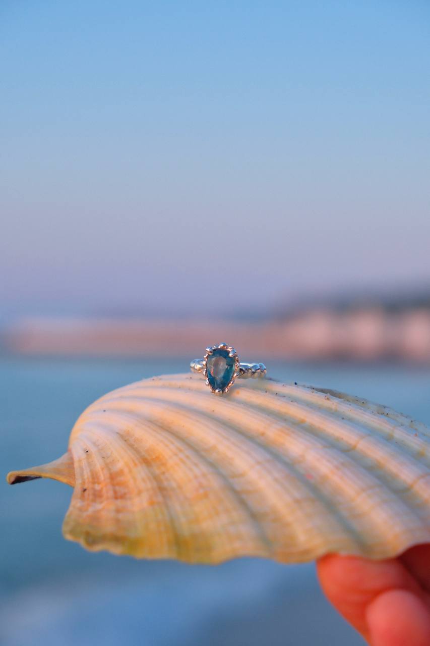 Каблучка «Апатит» з огранкою VEDEKHINAK.jewelry