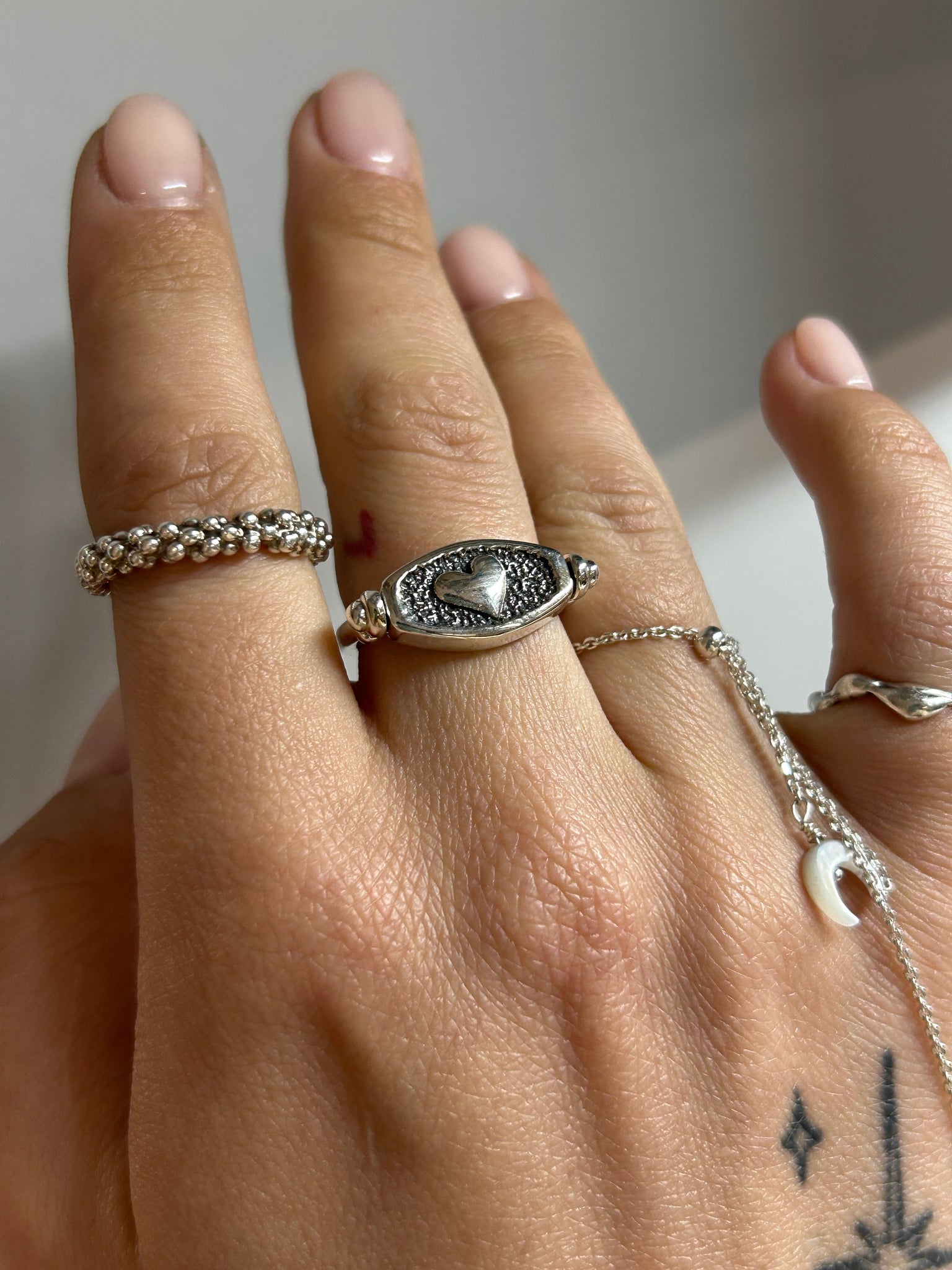 Каблучка з рухомим елементом "Rabbit" VEDEKHINAK.jewelry
