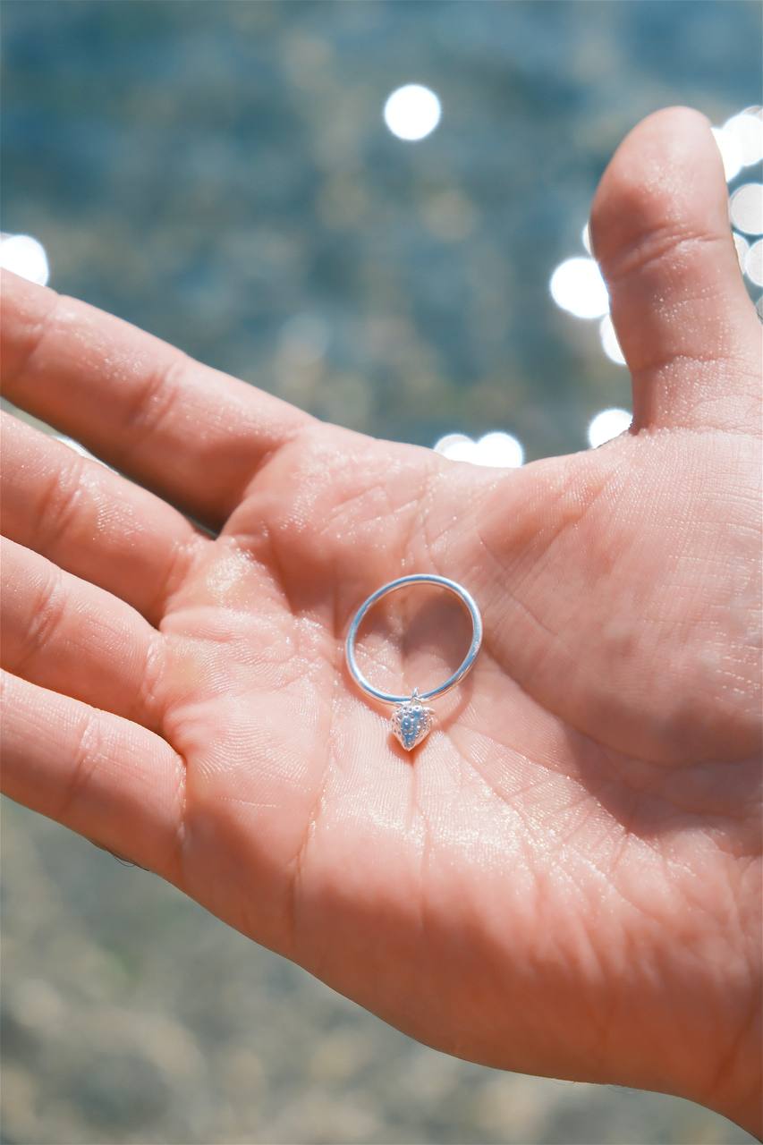Каблучка «Полуничка» VEDEKHINAK.jewelry