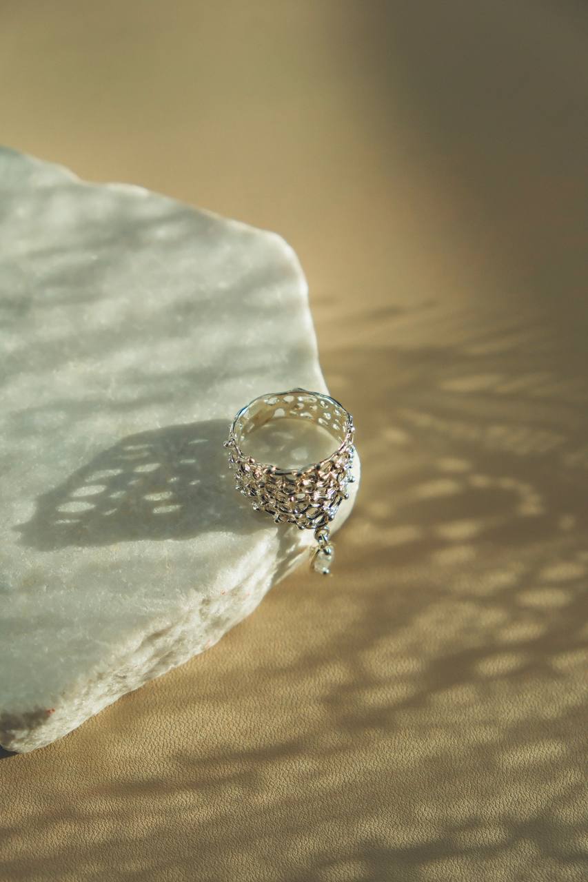 Каблучка «Мереживо» з блакитним топазом VEDEKHINAK.jewelry