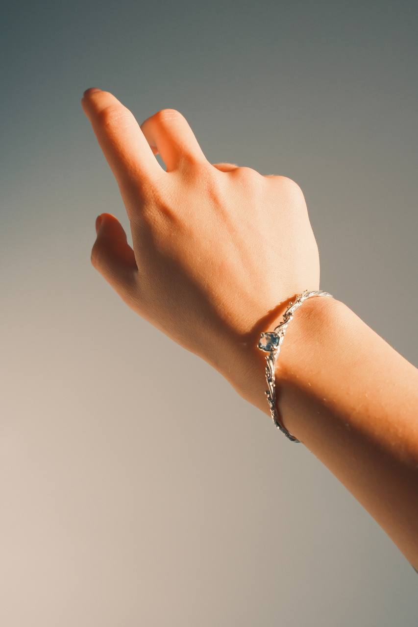 Браслет з блакитним топазом VEDEKHINAK.jewelry