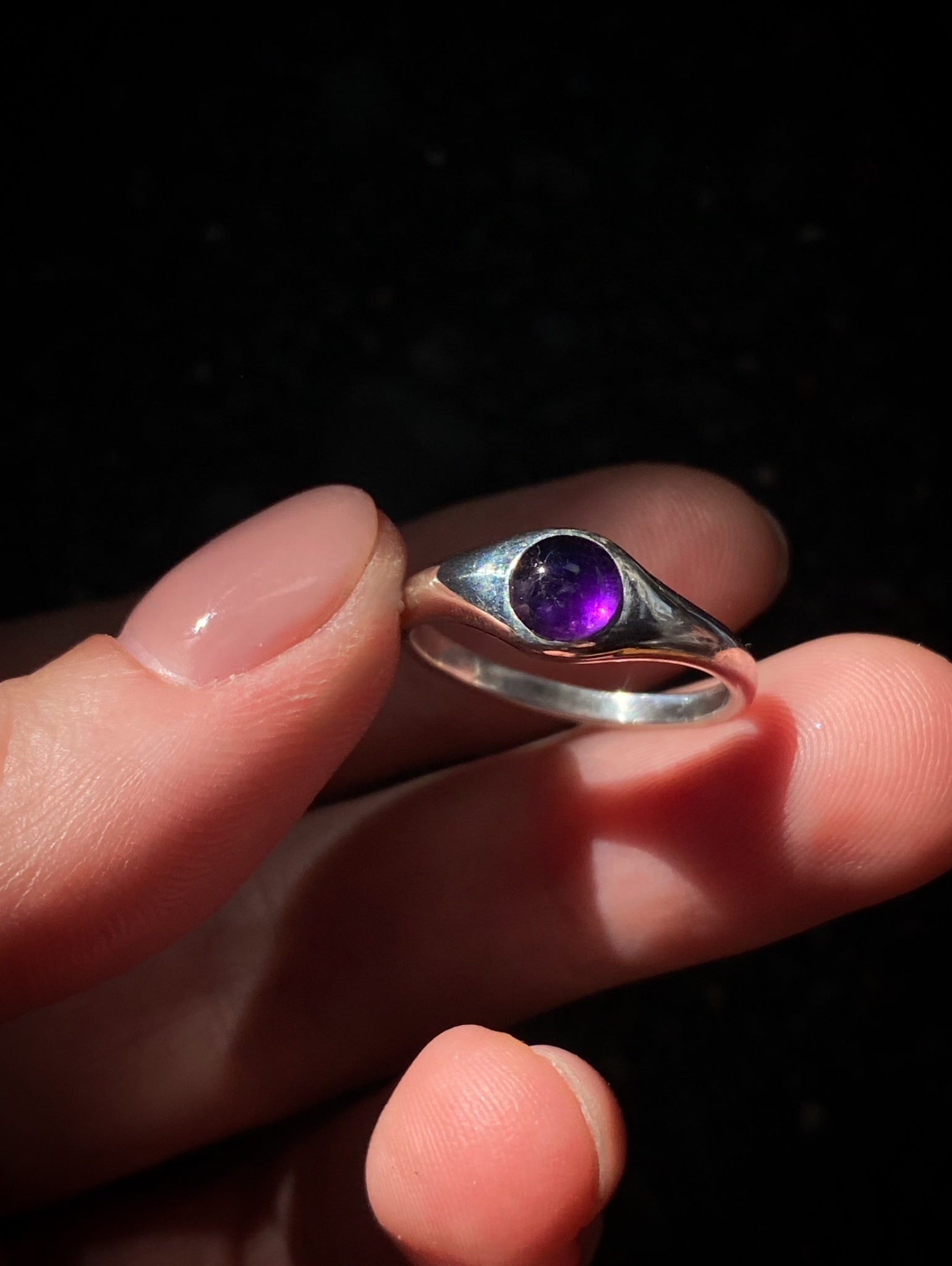 Перстень окоподібний з аметистом 6 мм KAI Jewelry