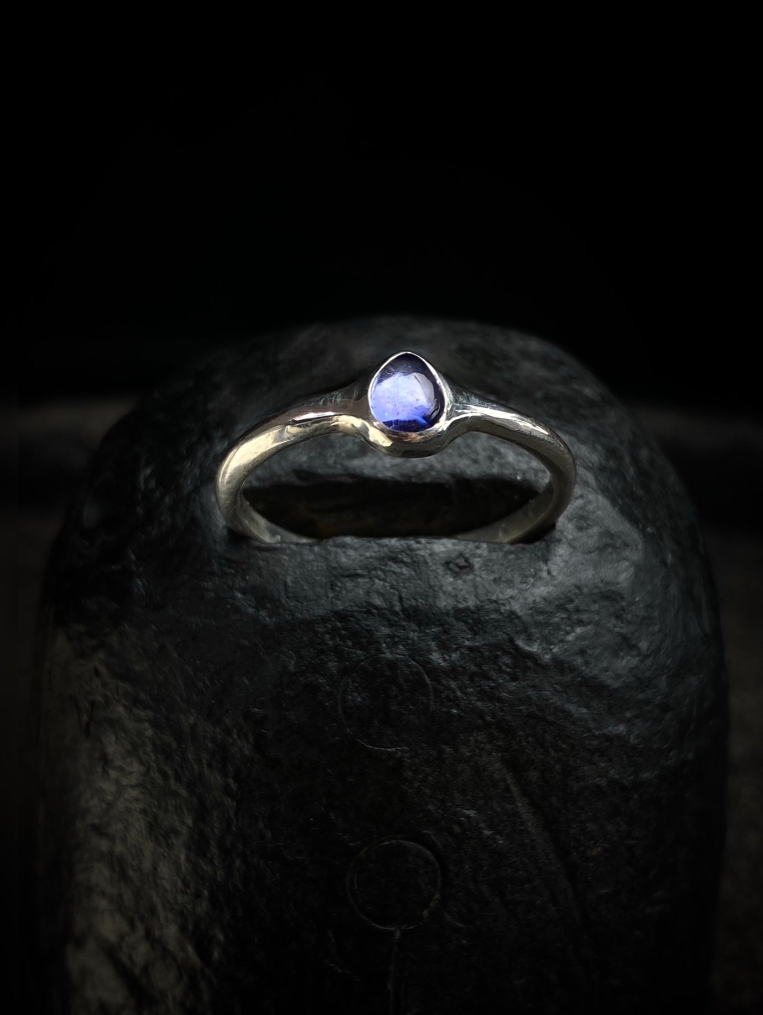 Перстень класичний  з танзанітом KAI Jewelry