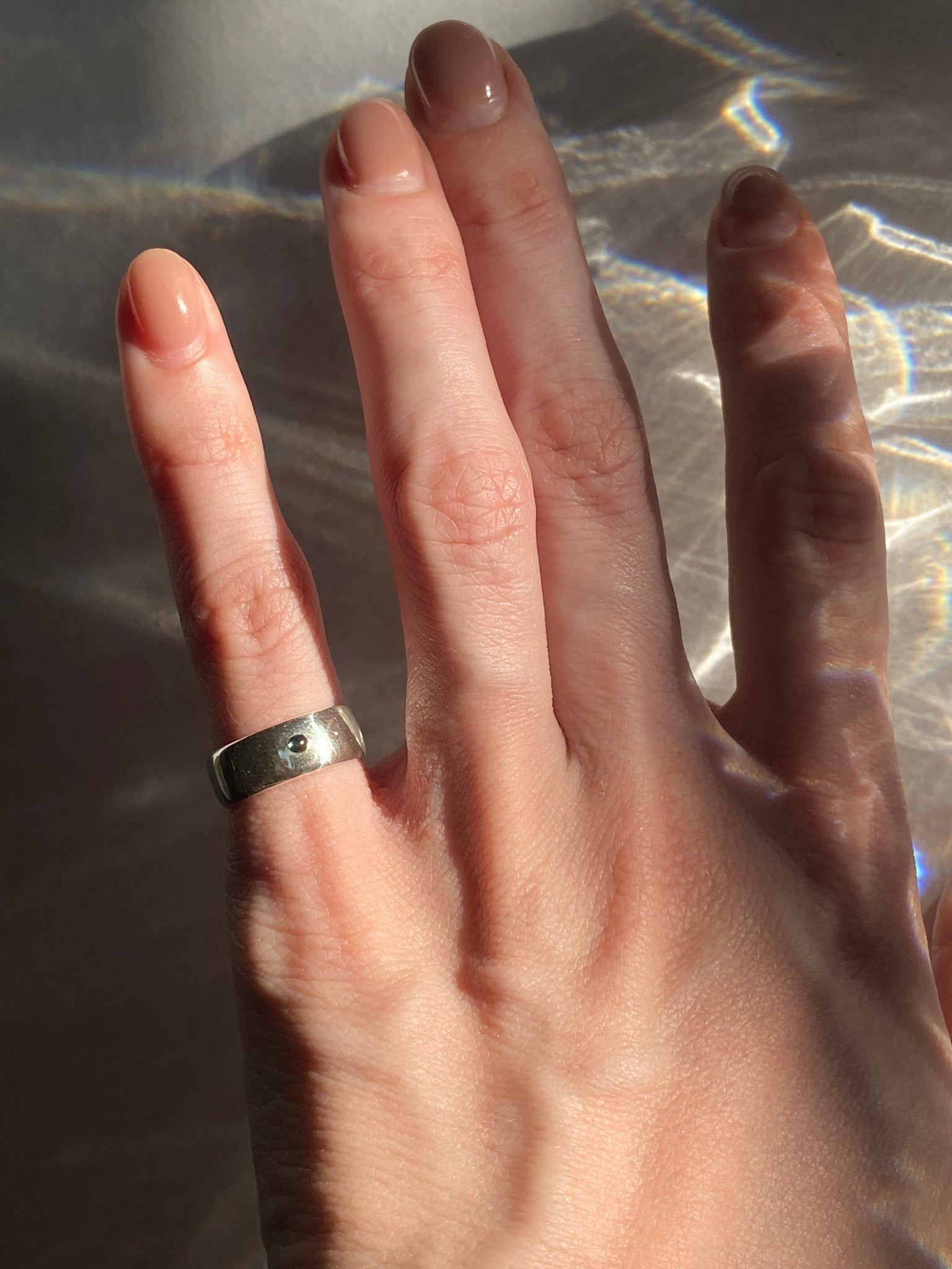 Перстень широкий зі шпінеллю KAI Jewelry