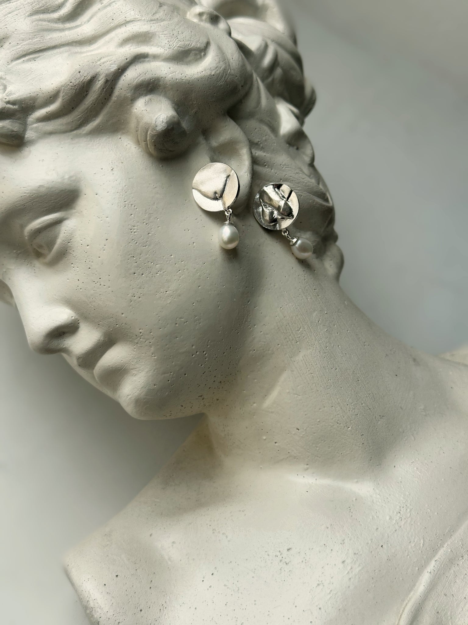 Асиметричні сережки з перлинами "Born for love" Ellina Iva Jewelry