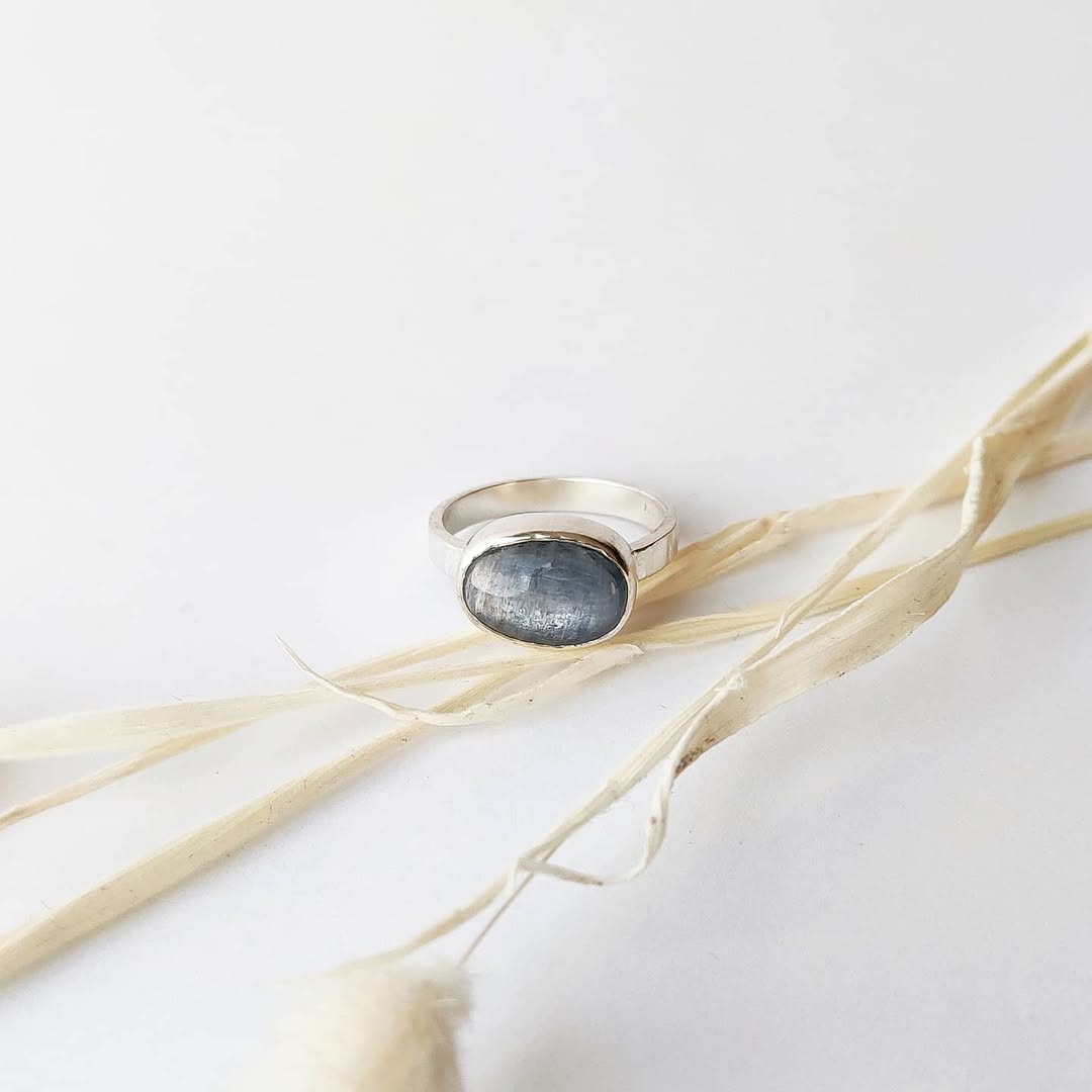 Каблучка текстурна з кіанітом Kraplya jewelry